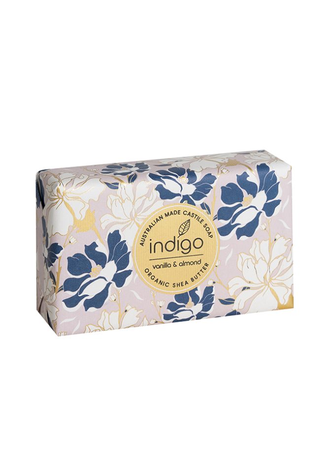 S071 Vanilla & Almond 200g - Navy & White Flowers